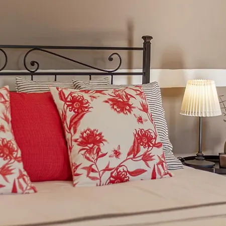 Spacious With Garden & Air Conditioning - La Grande Finestra Holiday home *